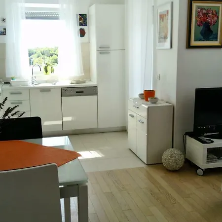 Nena Apartament Krk Town