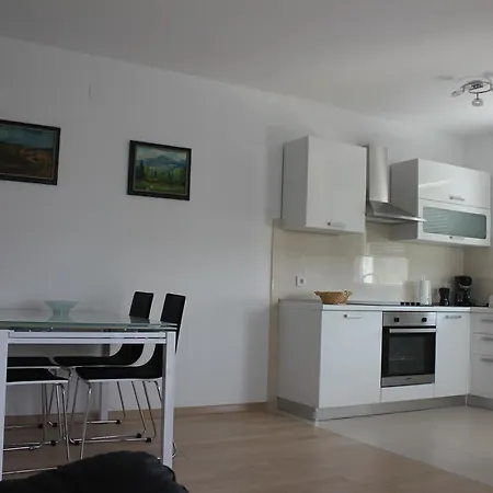 Nena Apartment *
